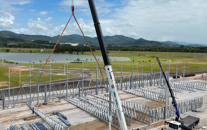 Içamento de cargas em obra